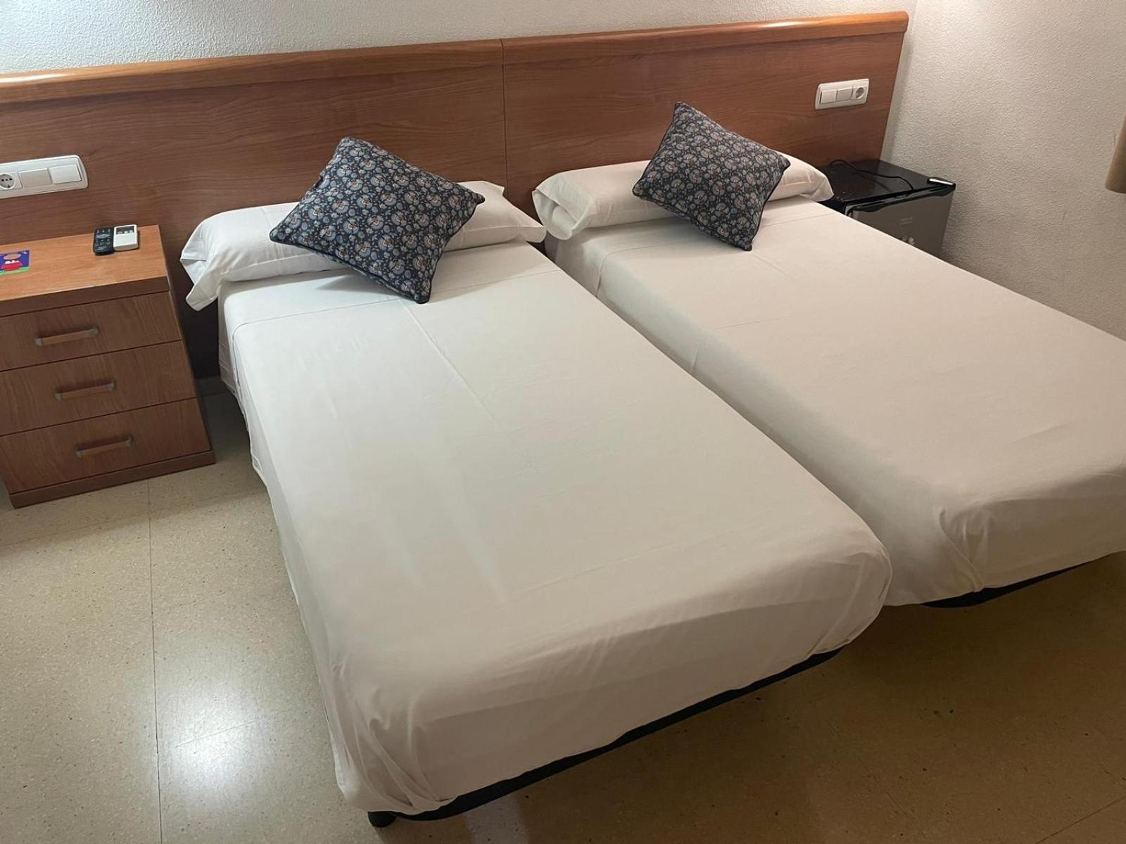 Hostal Maria Έλτσε Εξωτερικό φωτογραφία A room at the hotel